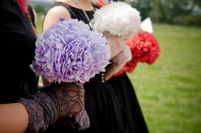 33 Alternative Bouquet Ideen für Non-Traditional Brides - Rock n Roll Bride