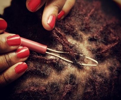 3 Tipps, um Ihre Haare schneller zu sperren, CurlyNuGrowth