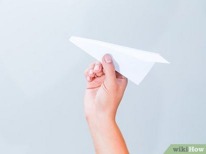 3 Wege, um einen Trick Papierflugzeug zu verdienen