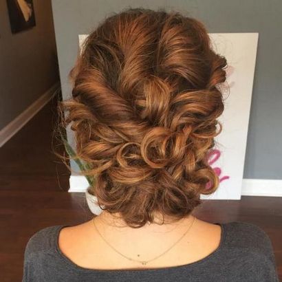 40 Creative Chignons pour cheveux bouclés