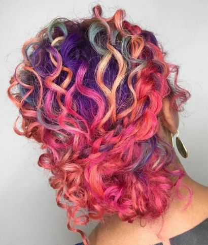 40 Creative Chignons pour cheveux bouclés