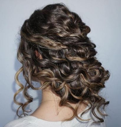 40 Creative Chignons pour cheveux bouclés