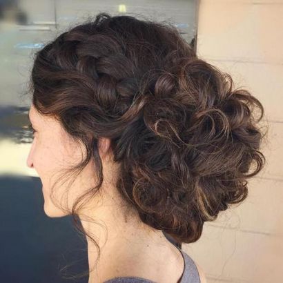 40 Creative Chignons pour cheveux bouclés