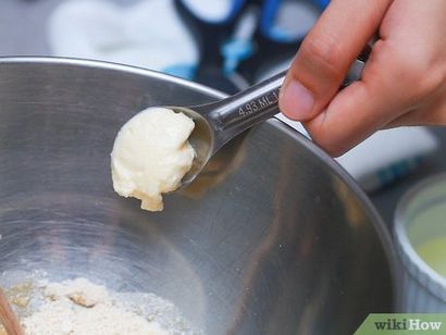 4 façons de faire un miel et flocons d'avoine Masque Visage