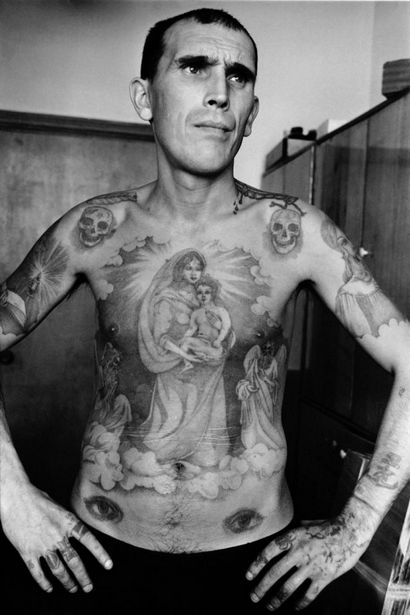 50 Tough Prison Tattoos und ihre Bedeutungen - Passt auf Euch