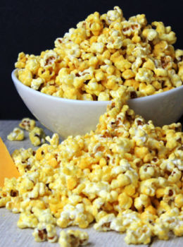 5 minutes à micro-ondes cheddar pop-corn au fromage (idéal pour les soirées cinéma!) - Pour le dîner, Dessert