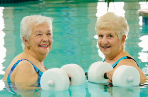 5 Einfach und Spaß Wasser-Aerobic-Übungen für Senioren, Senioren Lifestyle