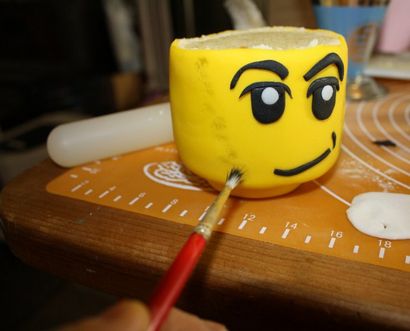 5 choses que j'appris faire un gâteau d'anniversaire homme Lego - gâteaux, biscuits fait cuire au four -