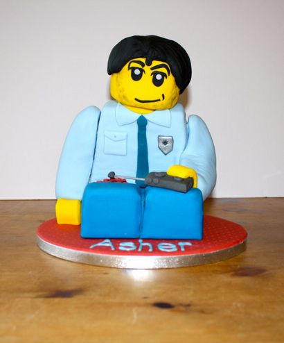 5 choses que j'appris faire un gâteau d'anniversaire homme Lego - gâteaux, biscuits fait cuire au four -