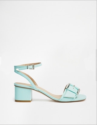 7 chaussures à porter avec des fonds de Bell, parce que les années 70 sont Trending super dur (fonds) 7 chaussures à porter avec des fonds de Bell, parce que les années 70 sont orientés à la Super Hard