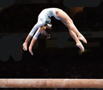 8 conseils pour Grand Retour Handsprings à la poutre, l'entraîneur de gymnastique Demandez