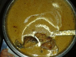 Aatu kaal kulambu (curry Paaya), theycallmepalli