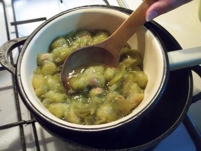 A propos de l'alimentation - tkemali (Sauce Plum Sour), Géorgie À propos de (Sour) A propos de l'alimentation - tkemali (sauce aigre-prune), la Géorgie À propos de