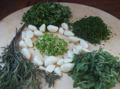 A propos de l'alimentation - tkemali (Sauce Plum Sour), Géorgie À propos de (Sour) A propos de l'alimentation - tkemali (sauce aigre-prune), la Géorgie À propos de