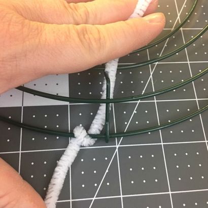 Une toile de jute Daisy Couronne Tutoriel - parfait pour le printemps! Grillo Designs