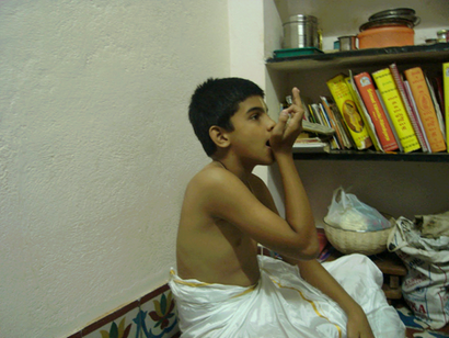 Achamanam Moyens achamanam rituel hindouiste, Achamán tradition hindouiste, la procédure de achamanam, achamanam (moyen) Achamanam Moyens achamanam rituel hindouiste, Achaman tradition hindouiste, procédure de achamanam, achamanam