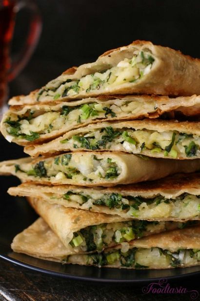 Afghani Bolani - pommes de terre, l'oignon vert et la coriandre farcie Flatbread, Foodtasia