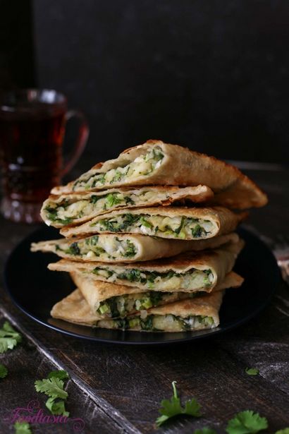 Afghani Bolani - pommes de terre, l'oignon vert et la coriandre farcie Flatbread, Foodtasia (vert) Afghani Bolani - pommes de terre, l'oignon vert et la coriandre farcie Flatbread, Foodtasia