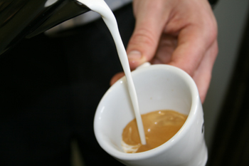 Un guide pour Latte Art - gratuit Pour, Info Café