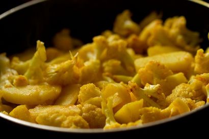 Aloo gobi recette - comment faire aloo gobi sec, recette punjabi Aloo gobi (Aloo gobi recette) Aloo gobi recette - comment faire aloo gobi sec, punjabi Aloo gobi recette