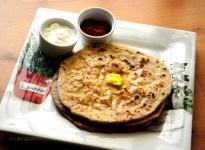 Aloo Paratha Rezept, Punjabi Aloo Paratha Step by Step - Essbare Garten