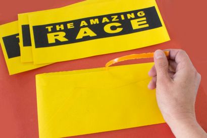 Amazing Race enveloppes bande déchirable, Chica et Jo