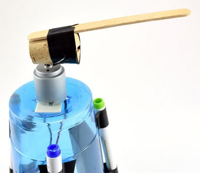 Art Bot Construire un ami Robot Wobbly qui crée l'art
