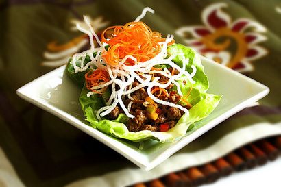 Coupes laitue asiatique Recette avec la dinde hachée - pomme verte (laitue) Recette asiatique laitue Coupes avec la dinde hachée - Pomme verte