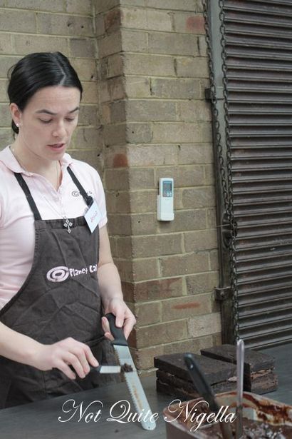 Un guide étape par étape pour faire votre propre sac à main Designer gâteau, Planète gâteau @ Pas tout à fait Nigella