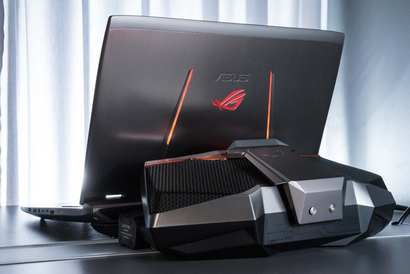 Asus GX700 profondément plongée s Voici ce que l'intérieur est premier ordinateur portable de jeu refroidi par l'eau du monde, PCWorld