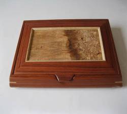 Un bijoux unique boîte à la main en bois exotique fait le meilleur cadeau de tous (unique) Un bijoux unique boîte à la main en bois exotique fait le meilleur cadeau de tous