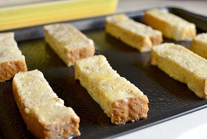Cuit au four français Toast Sticks - Iowa Girl eats