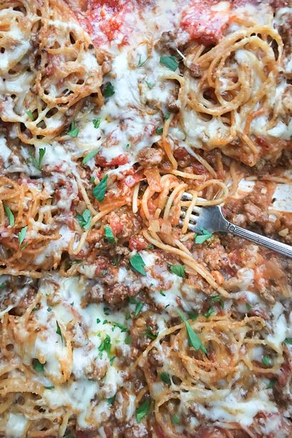 Gebackene Spaghetti mit Fleischsoße