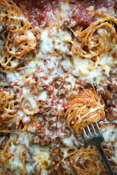 Gebackene Spaghetti mit Fleischsoße