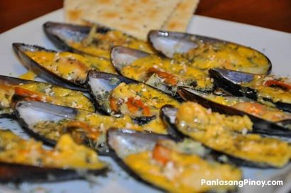 Cuit au four Tahong Recette (cuit au four Mussel au fromage et à l'ail) (moules) Cuit au four Tahong Recette (cuit au four Mussel au fromage et à l'ail)