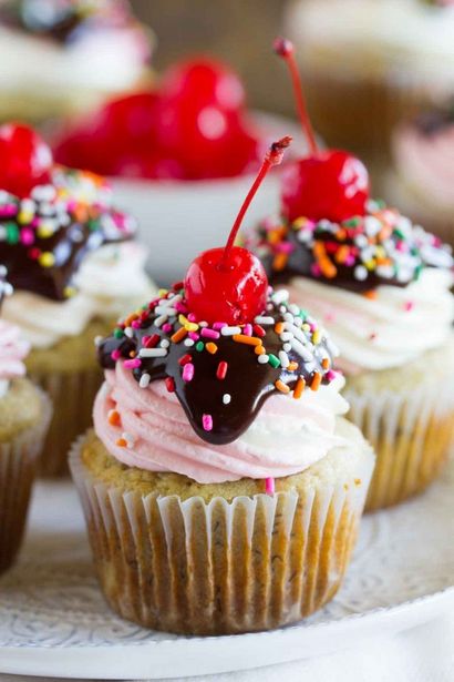 Banana Split - Cupcakes Taste and Tell