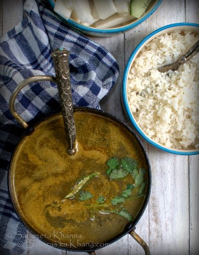 Benares ka khana bhatt ka dubka, ein Curry mit lokalen schwarzen Sojabohnen aus Uttarakhand gemacht
