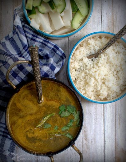 Bénarès ka ka khana bhatt dubka, un curry à base de soja noir locales de Uttarakhand