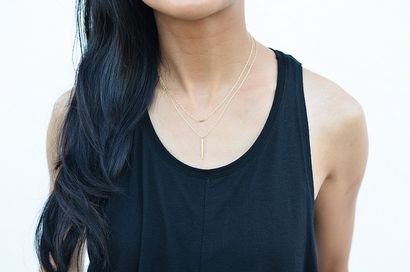 Hinter den Kulissen Entwerfen eine Schmuckkollektion, Ein Paar - Ein Ersatz (Schmuck) Hinter den Kulissen eine Schmuck-Kollektion entwerfen, ist ein Paar - ein Ersatz