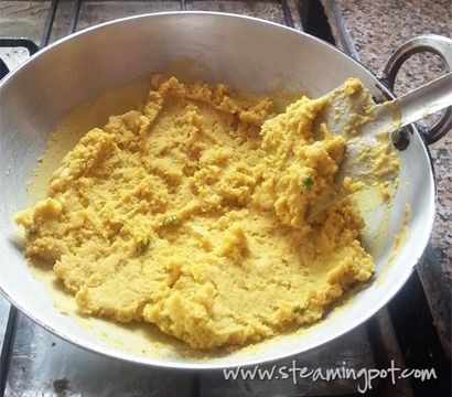 Besan ki Sabzi carrés Gram farine de Curry, Le Pot Etuve