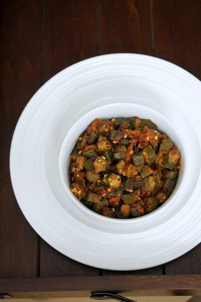 Bhindi bhaji Rezept (Bhindi Sabzi Rezept) Wie Bhendi chi Bhaji machen