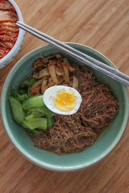 Bibim Naeng Myun (Spicy kalte Nudeln) - Hip Foodie Mom