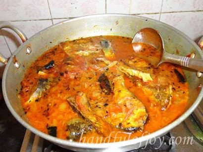 Bihari poisson Curry, nourriture, fourchette, plaque - Handful of Joy