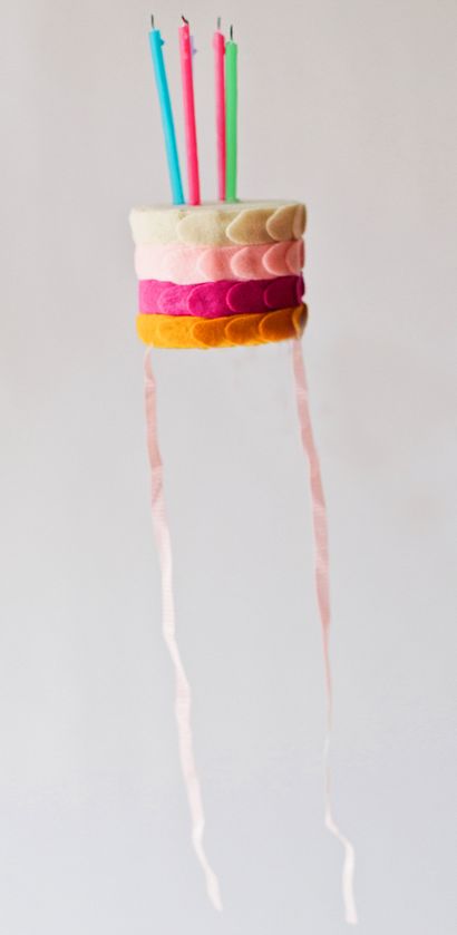 Gâteau d'anniversaire costume d'Halloween - Un Subtil Revelry (gâteau) Gâteau d'anniversaire costume d'Halloween - Un Revelry Subtil