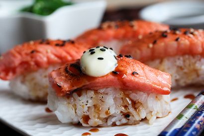 Blowtorched Salmon Nigiri Sushi, Danse Casserole