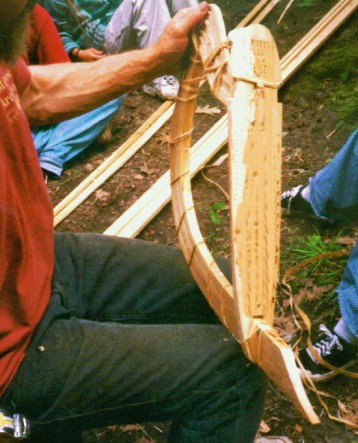 Construire des canots en écorce de bouleau - instructions étape par étape