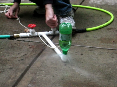 Construisez votre propre lance-roquettes d'eau, Hackaday