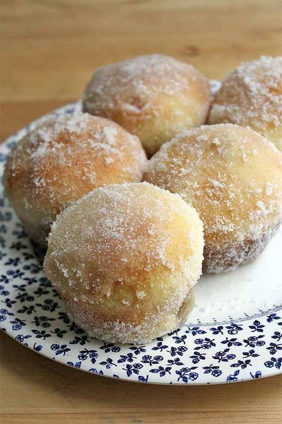 Beurrée au four Donuts aux fruits de remplissage, Foodal