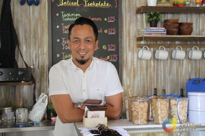 CAFE Avant-Garde FLEUR Kapampangan Plats de chef Sau del Rosario! (NOTRE IMPRESSIONNANT PLANET)