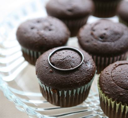 Caramel Rempli Petits gâteaux au chocolat avec crème au beurre au chocolat